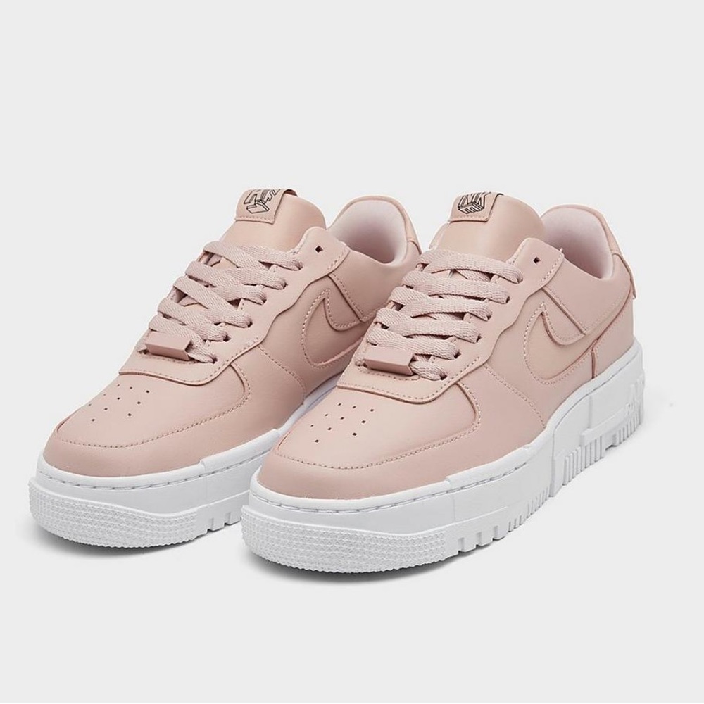 Nike Air Force 1 pixel